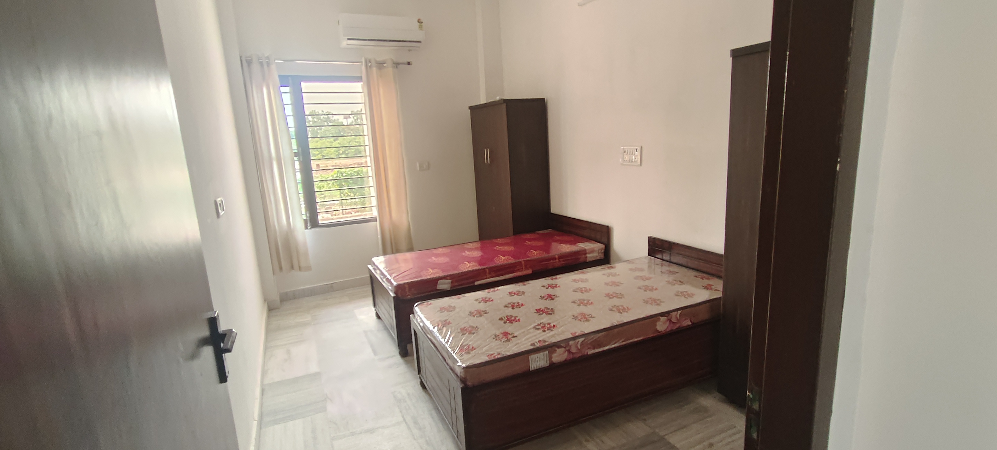 PG bedroom