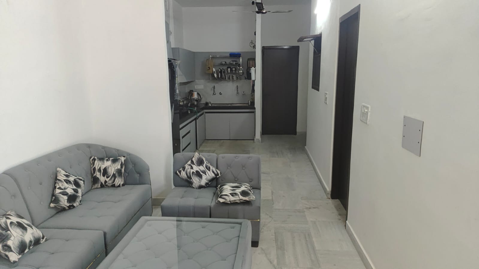 Cozy furnished room at Geetu Girls PG